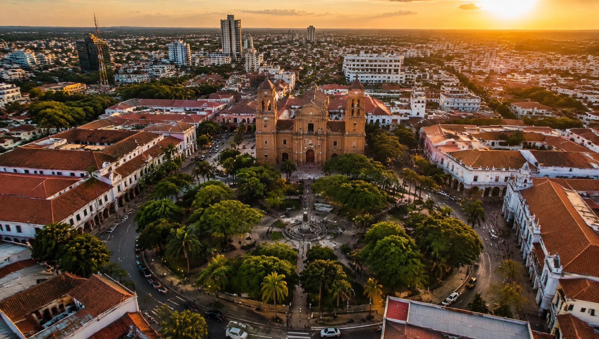 Plaza 24 de Septiembre y Catedral de Santa Cruz de la Sierra